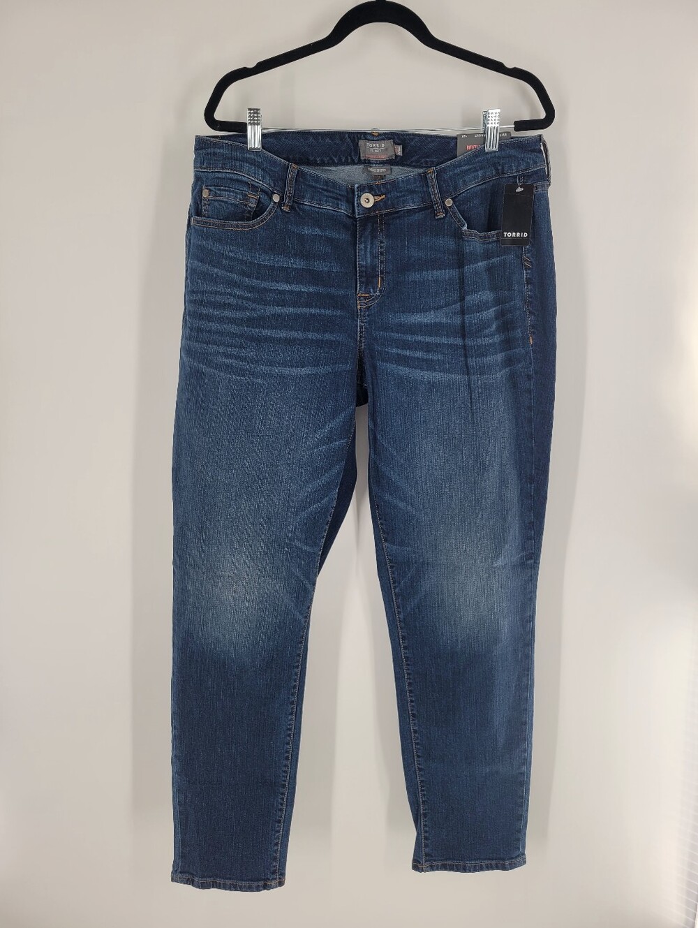 Torrid Dark Blue Boyfriend Straight Jeans Size 16T New